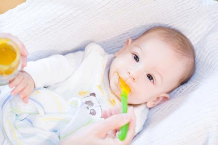 התפתחות התינוק עד גיל שלושה חודשים